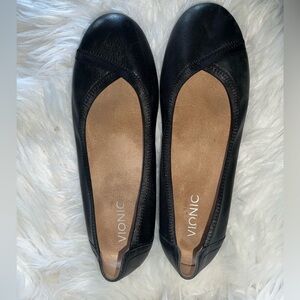 Vionic Black and Tan Ballet Flats 9